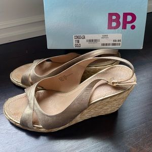 BP wedges gold size 11